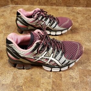 Asics Shoes (Size 7)